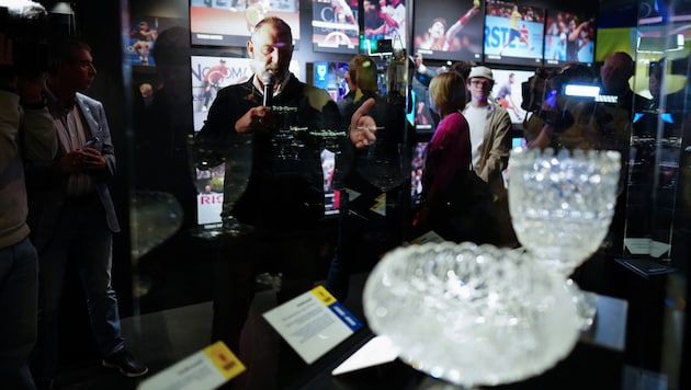 Thomas Muster proudly presented his trophy collection. (Bild: APA/EVA MANHART)