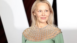 Pamela Anderson begeiterte bei den Women of the Year Awards mit ihrem No-Make-up-Look. (Bild: APA/Getty Images via AFP/GETTY IMAGES/Dimitrios Kambouris)