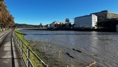 The masses of water are blocking the cycle underpass at Lehen Bridge. (Bild: zVg)