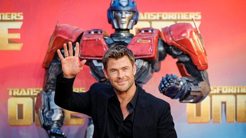 Der Regisseur setzt bei „Transformers One“ in der Original-Version auf Stimmen von Top-Stars wie Chris Hemsworth. (Bild: EPA)