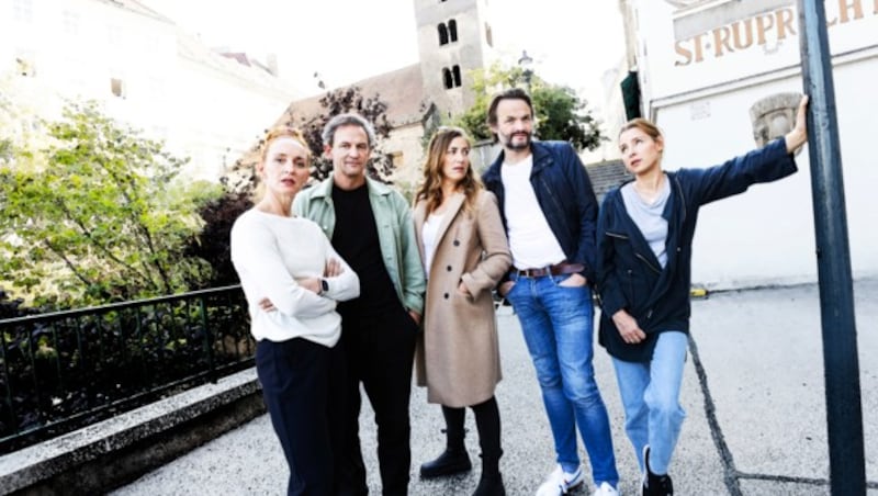 Der Cast des satirischen Werkes „Nachtland“ (Bild: Moritz_Schell)