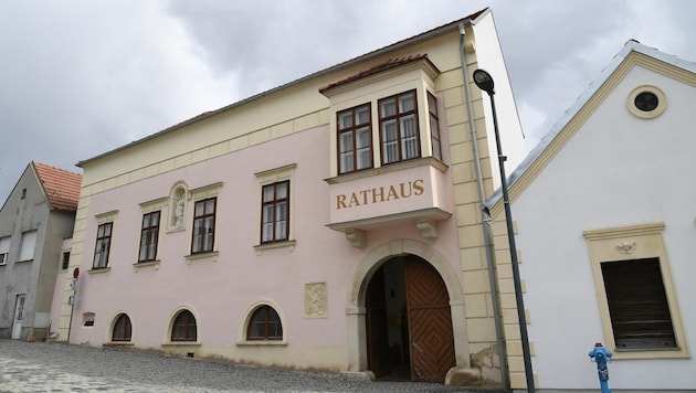 Aufregung herrscht um die Nachbesetzung des Amtsleiterpostens im Rathaus in Großhöflein. (Bild: P. Huber)