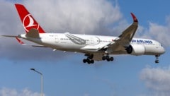 Ein Airbus A350 der Turkish Airlines (Symbolfoto) (Bild: stock.adobe.com)