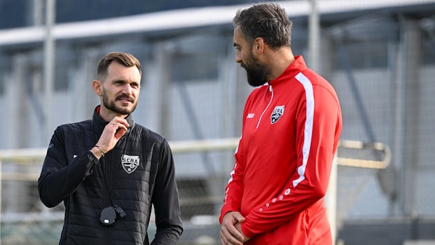 Altach coach Fabio Ingolitsch (left), who was ill, was replaced by assistant coach Atdhe Nuhiu. (Bild: GEPA pictures)