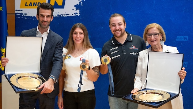 State Councillor for Sport Udo Landbauer (left) and Governor Johanna Mikl-Leitner (right) congratulated Michaela Polleres and Valentin Bontus. (Bild: NLK Pfeffer)