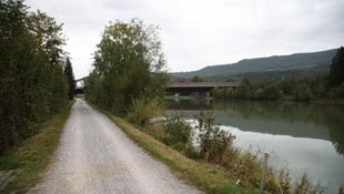 Hier, beim Halleiner Treppelweg, rammte der Serbe eine Frau und flüchtete. DNA-Spuren überführten ihn letztlich. (Bild: Tröster Andreas)