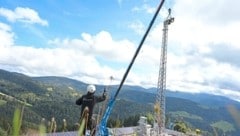 Ab Donnerstag produziert das erste Kleinwindrad von Österreich in Kamp Ökostrom. (Bild: Evelyn Hronek)