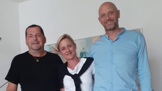 Heinz Durstberger (62, left) from Linz has already met his two Styrian rescuers Viola Strametz-Hatenthaler (45) and Thomas Schaun (51). (Bild: zVg)