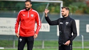 Altach-Trainer Fabio Ingolitsch (links, mit Co-Trainer Atdhe Nuhiu) hofft auf einen guten Test gegen Bregenz. (Bild: GEPA/GEPA pictures)