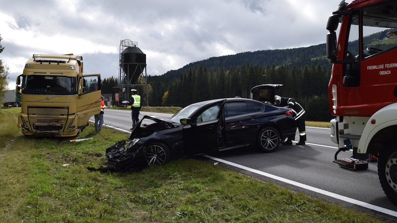 Der Lkw-Lenker blieb unverletzt. (Bild: BFV Judenburg)