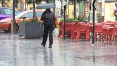 Starkregen am Donnerstag auch in Innsbruck. (Bild: Birbaumer Christof)