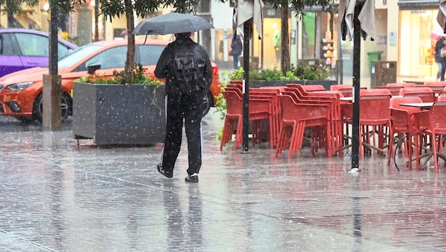 Heavy rain on Thursday also in Innsbruck. (Bild: Birbaumer Christof)