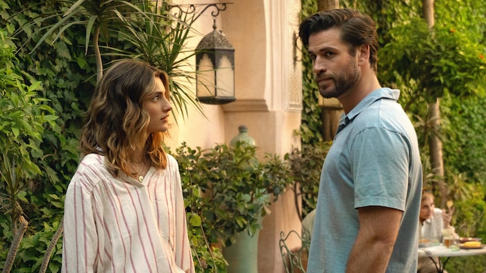 Zwischen Owen (Hemsworth) und seiner Freundin Lily (Diana Silvers) kriselt es. 
