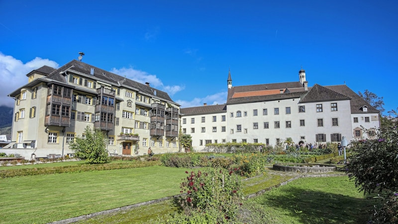 The Franciscan monastery in Schwaz was founded in 1507 and has undergone many structural changes and additions since then. (Bild: Berger Hubert)