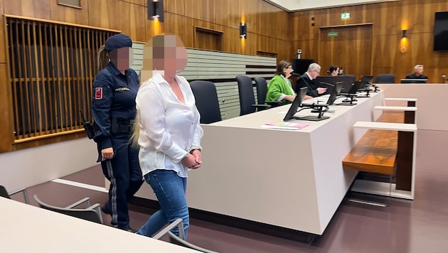 A 48-year-old Hungarian woman is charged with the attempted murder of her partner. (Bild: Krone KREATIV/zVg)