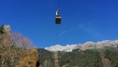 Unter der Trasse der Seegrubenbahn führt der Seilbahnsteig hinauf. (Bild: Peter Freiberger)