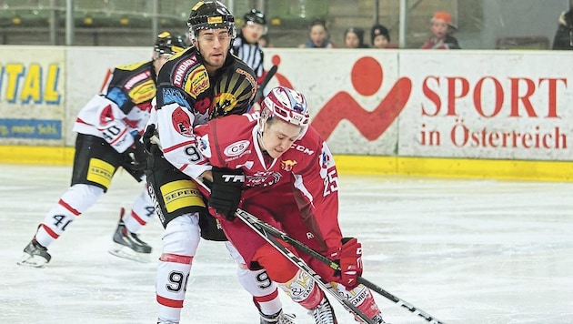 Florian Hoppl scores on the ice for the Kapfenberg Kangaroos, but is also the top scorer for the Kindberg footballers. (Bild: KSV Eishockey)