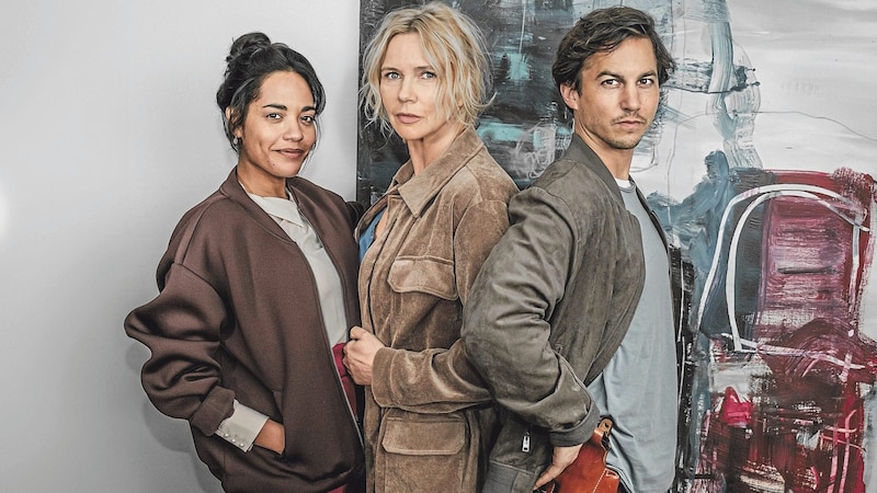 Veronica Ferres (center) in the new crime thriller "Alpentod". (Bild: Foto: RTL / Raymond Roemke)