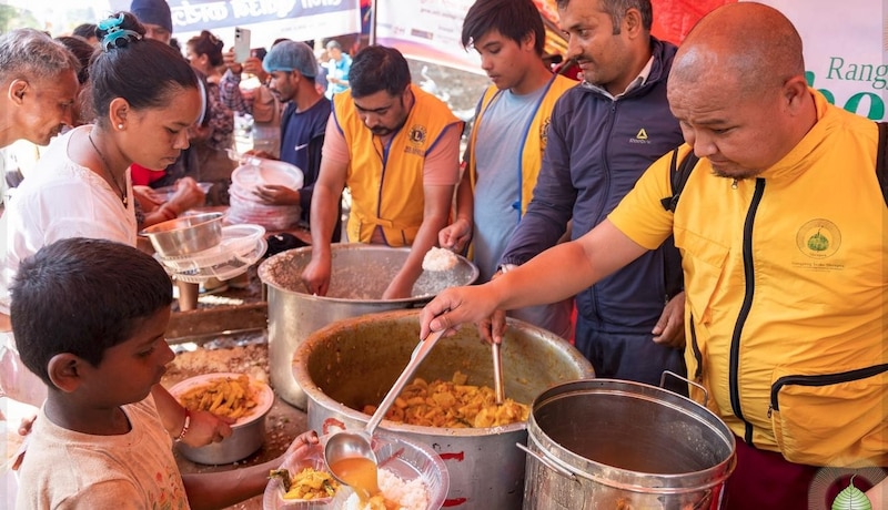 Donations are used to feed the people. (Bild: Privat)