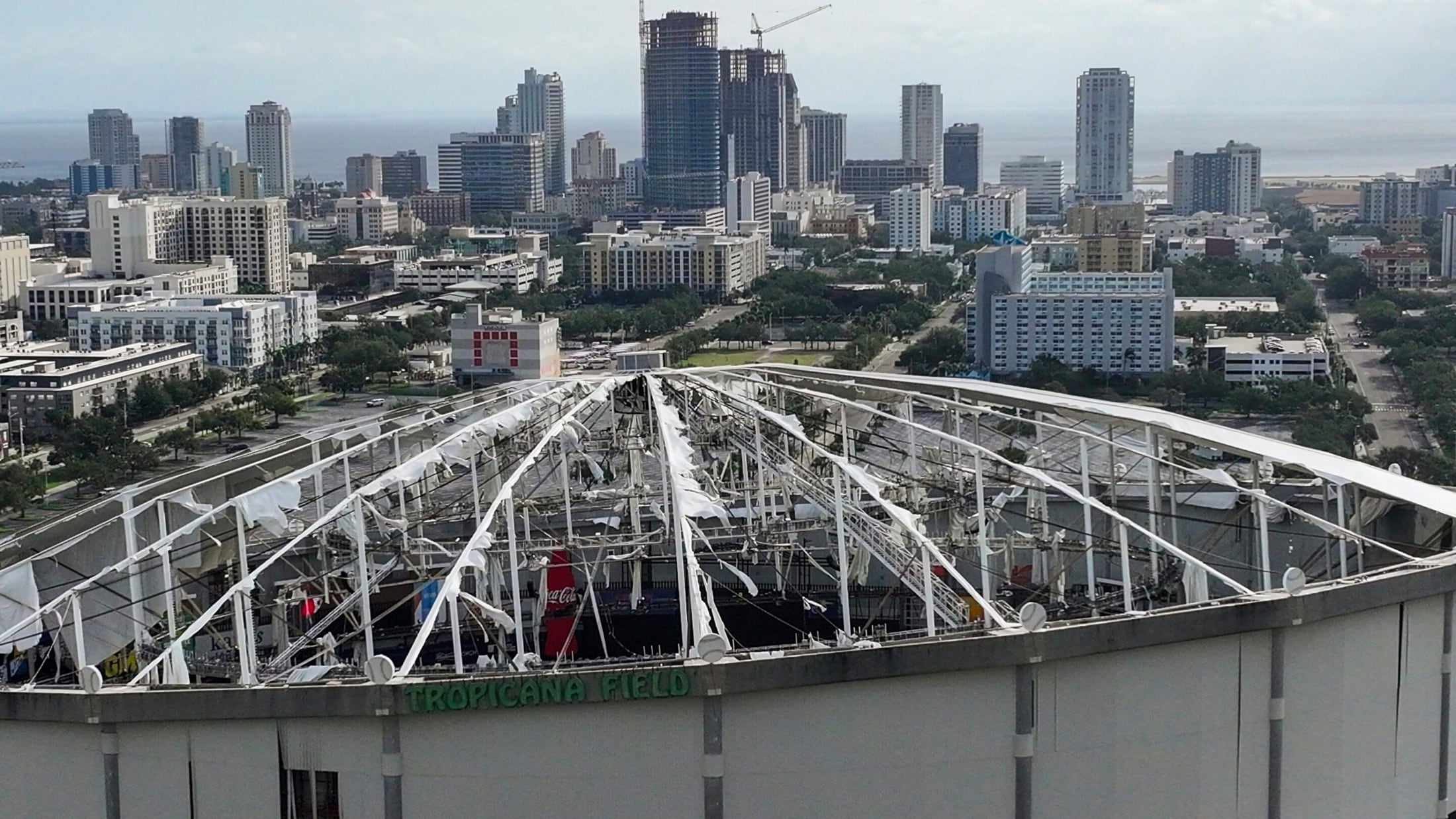 Das Stadiondach der Tampa Bay Rays (Baseball) wurde zerstört. (Bild: Dirk Shadd)