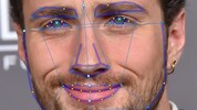 Diese Gesichtsproportionen kratzen an der Perfektion.