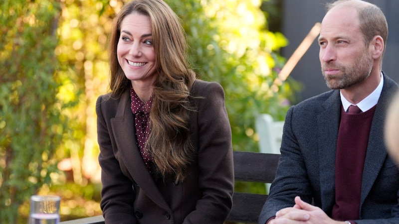 Princess Kate and Prince William visited first responders and the families of the Southport victims. (Bild: APA/AFP/POOL/Danny Lawson)