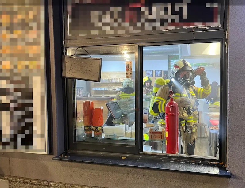 Feuerwehr im Kebab-Einsatz (Bild: FF Zell am See)