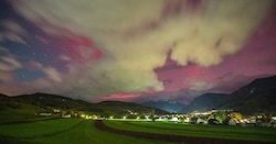 Die vergangene Nacht hindurch sorgte ein Sonnensturm für Polarlichter am Himmel. (Bild: Leserreporter)