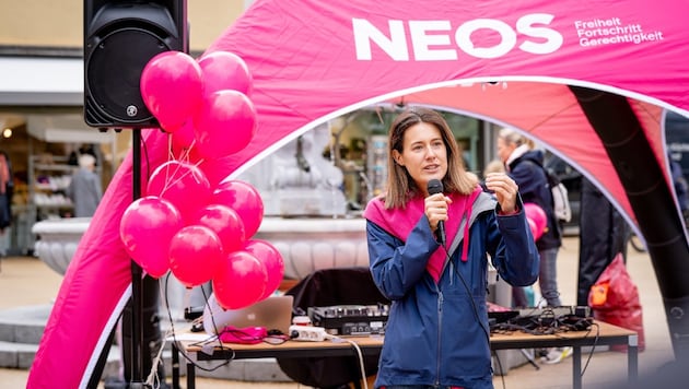 Claudia Gamon holte sich Unterstützung aus Wien und appellierte, an der Wahlurne mehr Mut zu zeigen.  (Bild: Neos Vorarlberg)