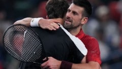 Novak Djokovic defeats Jake Mensik (Bild: Copyright 2024 The Associated Press. All rights reserved)