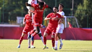 Die Rothosen aus Dornbirn bitten den SC Röthis zum Derby. (Bild: GEPA pictures)