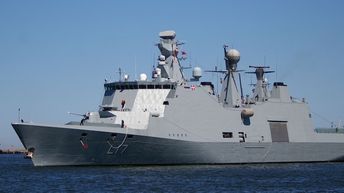The frigate Esbern Snare stopped the pirates in the Bay of Guinea.