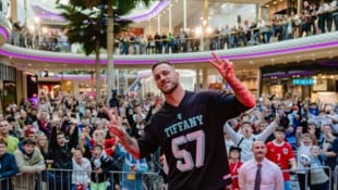 Marko Arnautovic freute sich über die vielen Besucher bei den „Krone“-Gesund-Tagen (Bild: Urbantschitsch Mario/Mario Urbantschitsch)