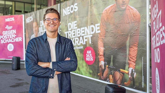 Niko Swatek (32) inszeniert sich auf den Wahlplakaten als jung und sportlich.