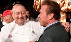 Alfons Schuhbeck (l.) und Arnold Schwarzenegger im Rahmen der „Weißwurstparty 2018“ beim ...