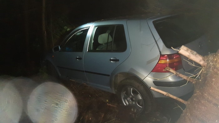 Der Mann konnte nur noch tot aus dem Auto geborgen werden.