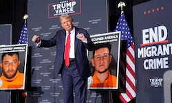Donald Trump zwischen Fotos von Gang-Mitgliedern, die er massenhaft abschieben will.