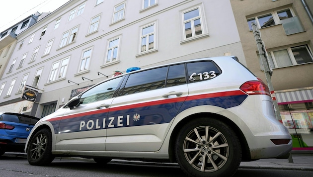 Montagfrüh soll sich in Wien ein schwerer Raubüberfall ereignet haben. Doch bei der Einvernahme des Opfers kommen bei der Polizei Zweifel auf (Symbolbild). (Bild: APA/GEORG HOCHMUTH)