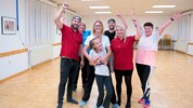 Lara gemeinsam mit ihren Eltern Florian und Kimberly sowie Oma Christine bei „Dance Fitness“ des ...
