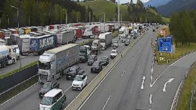 You can watch the traffic jam on the Asfinag webcams. (Bild: Screenshot Asfinag)