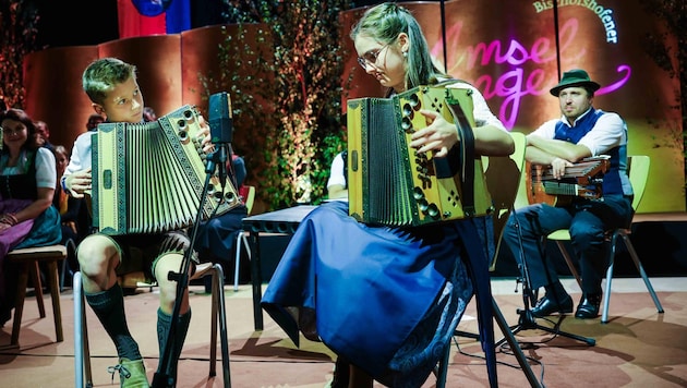 Moritz Listberger and his aunt Valentina Fluch from the harmonica duo Reitsamberger from Werfen. (Bild: Scharinger Daniel)