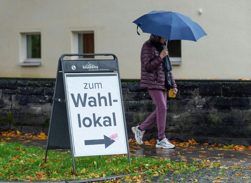 More and more people are saving themselves the trip to the polling station on Sunday (Bild: APA/DIETMAR STIPLOVSEK)