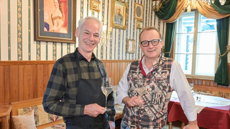 Shane and Hannes have been managing the Herkuleshof on Danielsberg for more than 30 years (Bild: Evelyn Hronek)