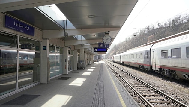 Der Leobner Bahnhof wurde Sonntagmittag nach einer Bombendrohung gesperrt. (Bild: Pail Sepp/Sepp Pail)