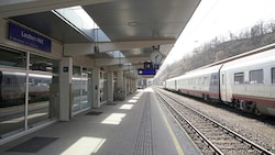 Der Leobner Bahnhof wurde Sonntagmittag nach einer Bombendrohung gesperrt. (Bild: Pail Sepp/Sepp Pail)