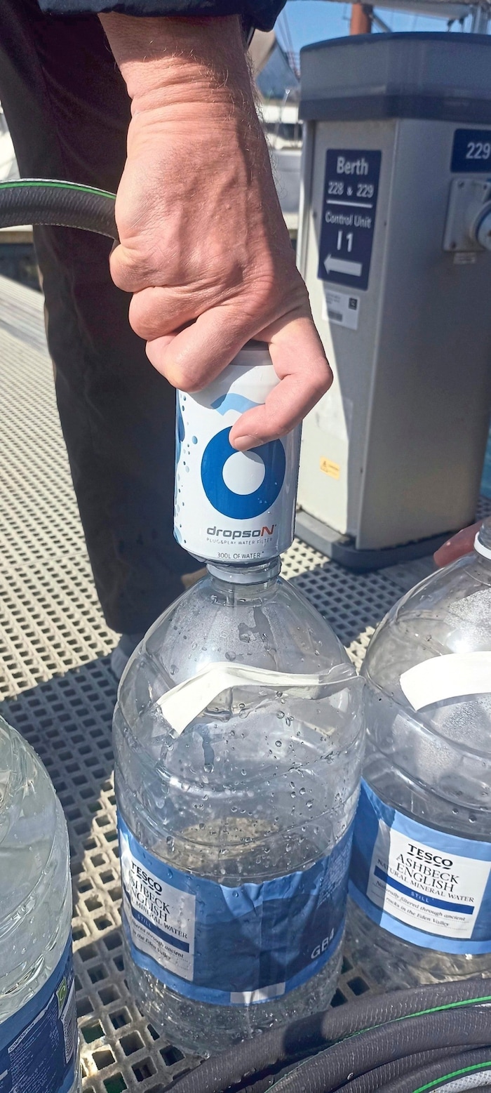 Durch Filtereinsatz k jede Menge PET-Flaschen an Bord eingespart.