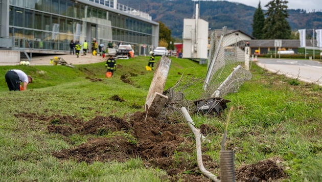 Der 23-jährige Bruchpilot hinterließ eine Spur der Verwüstung (Bild: TEAM FOTOKERSCHI / DAVID RAUSCHER)