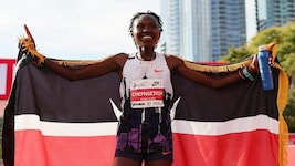 Die Kenianerin Ruth Chepngetich triumphierte in Chicago.  (Bild: AFP / SID)