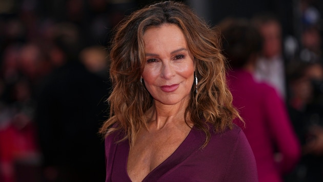 Jennifer Grey am roten Teppich (Bild: picturedesk.com/Scott A Garfitt / AP)