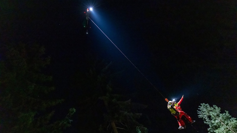 Die ARA-Flugrettung ist in Österreich die einzige Organisation, die solche Einsätze bei Nacht fliegen kann. (Bild: (c)Tomas Kika)